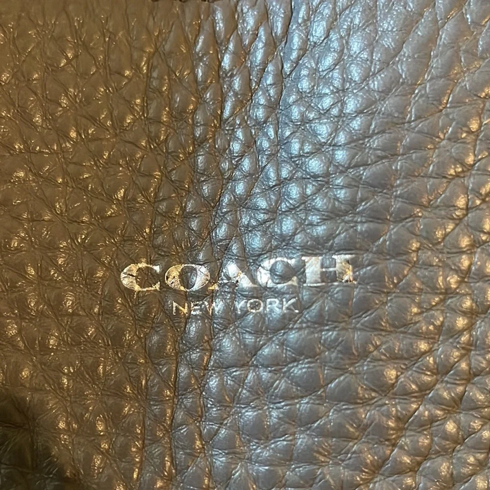 Gray pebbled leather coach bag - Picture 2 of 11